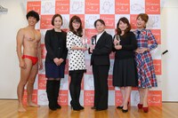 「Woman&Crowd 1周年記念記者発表会」の様子。