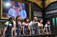 笑福亭鶴瓶とももいろクローバーZ。(c)関西テレビ