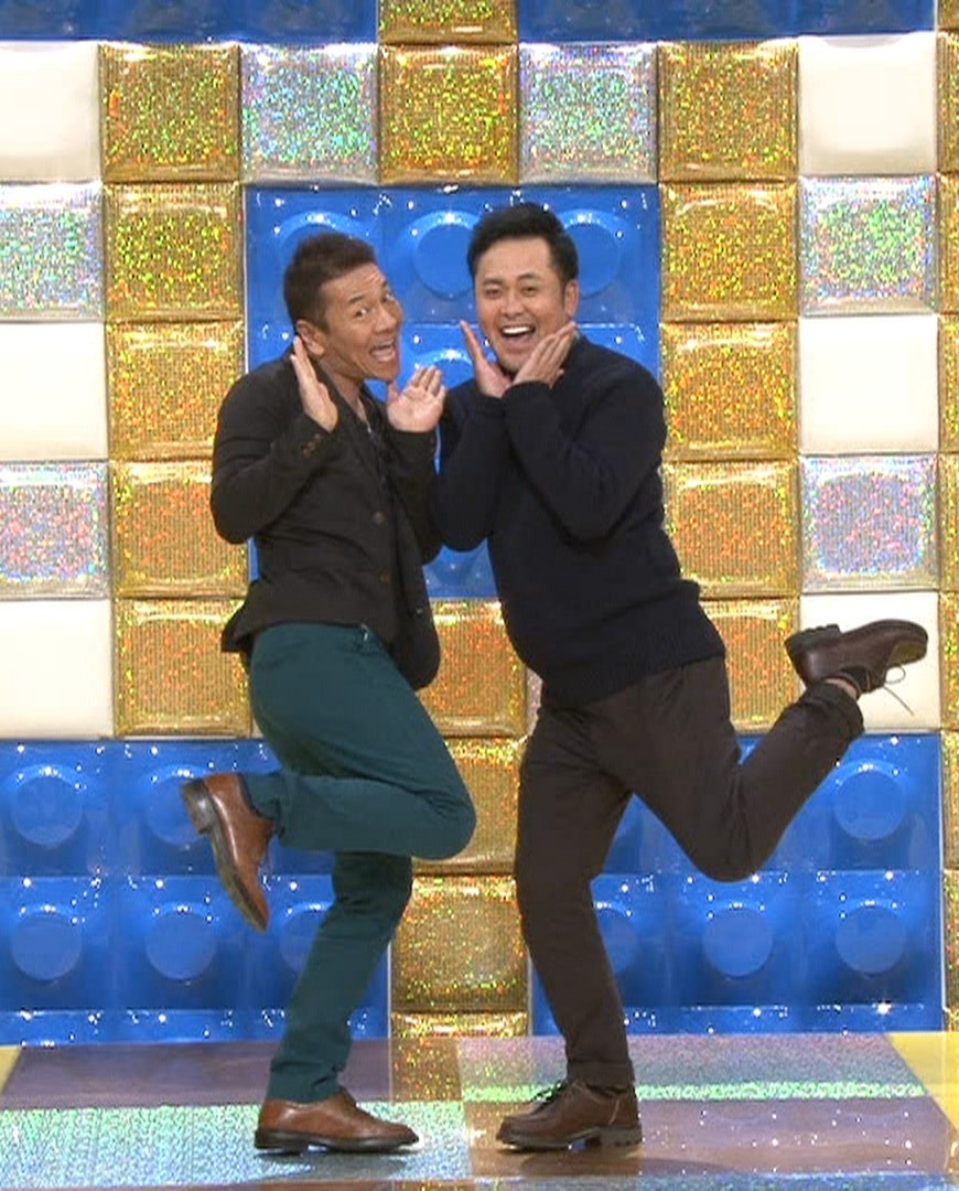 「くりぃむナンチャラ」の「あわよくば作家になろう選手権」にて、コンビでネタを披露する、くりぃむしちゅー。(c)テレビ朝日
