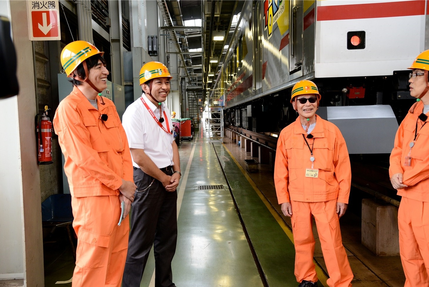 「タモリ倶楽部」の「乗って浮かれてる時代は終わった!! 最新検測車TOQiで行く 東急架線検測ツアー」のワンシーン。(c)テレビ朝日