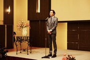 アンガールズ田中演じるコント「危機管理意識が低すぎる男」のワンシーン。(c)テレビ東京