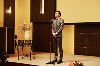 アンガールズ田中演じるコント「危機管理意識が低すぎる男」のワンシーン。(c)テレビ東京