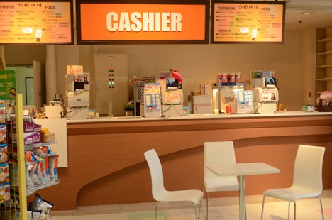 よしもとテレビ通り新宿店内にオープンした山田珈琲。