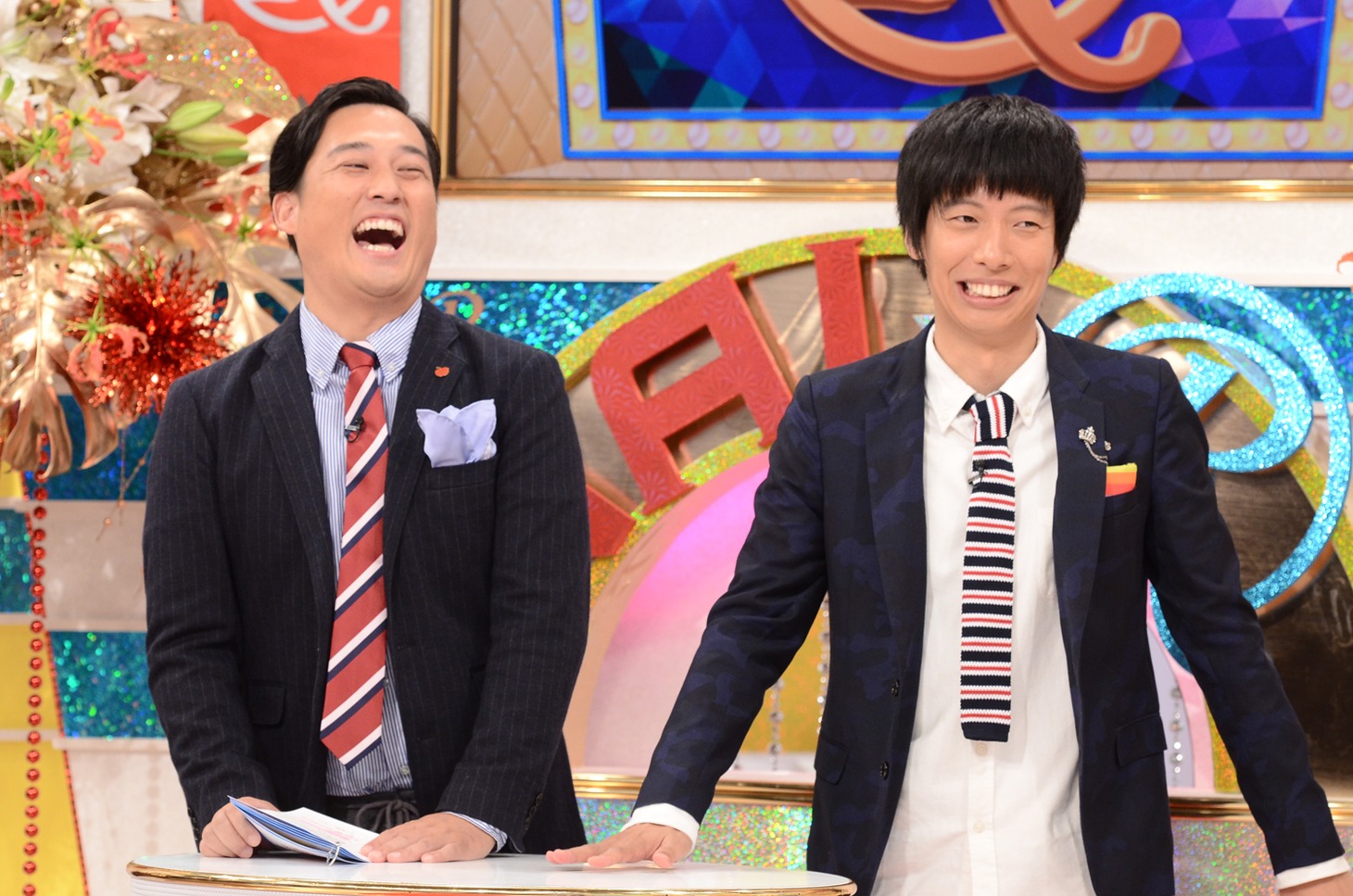 「笑撃！あるあるナイアール3」のMCを務める藤崎マーケット。(c)読売テレビ