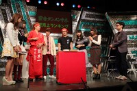 「激バナ！～〇〇語り～」収録中の様子。