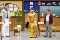 新喜劇「ちっさいオッサンの宝くじ」のワンシーン。