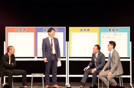 漫才師No.1を決める理想の大会を考える千鳥とナイツ（左から）。