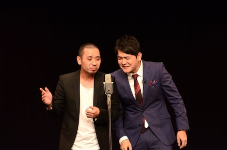 「千鳥の大漫才2015」の様子。