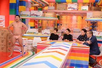 「（秘）荷物！開封バラエティー ビックラコイタ箱」のワンシーン。(c)CTV