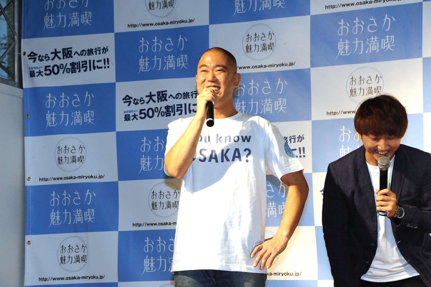 “ナダルリバースエボリューション”を披露するコロコロチキチキペッパーズ・ナダル（左）。