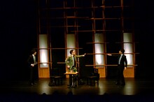 「第17回東京03単独公演『時間に解決させないで』」のワンシーン。