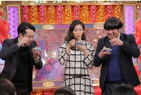 左からバナナマン設楽、本仮屋ユイカ、バナナマン日村。 (c)日本テレビ