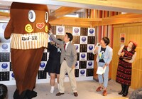 ねば～る君の伸びに驚く一同。