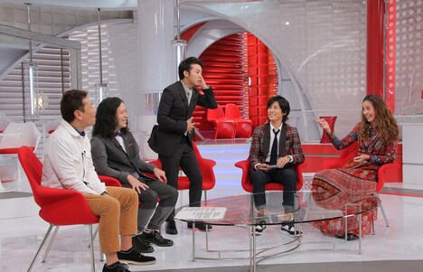 左からくりぃむしちゅー上田、ピース又吉、ピース綾部、藤木直人、森泉。 (c)日本テレビ