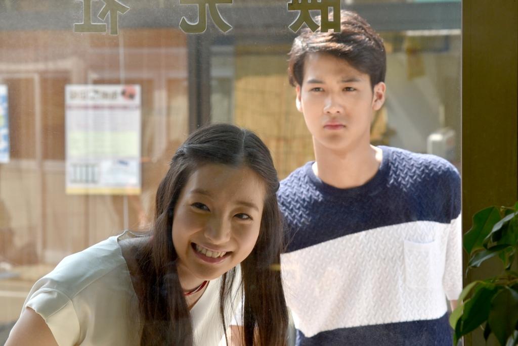 「大阪環状線 ひと駅ごとの愛物語」に出演する足立梨花、葉山奨之（左から）。(c)関西テレビ