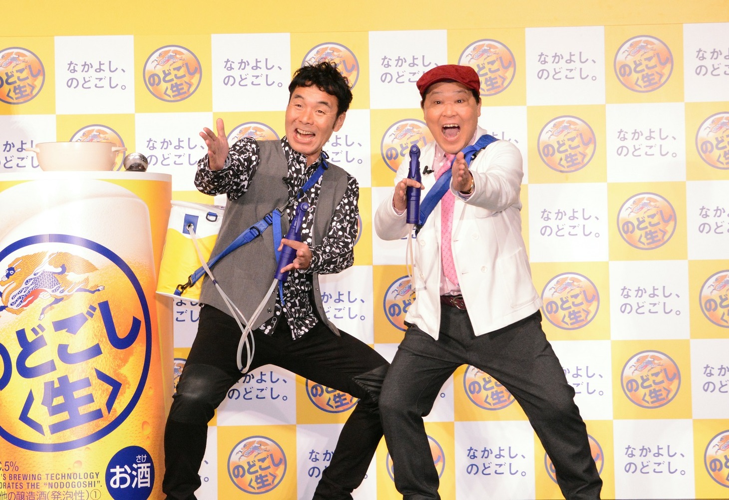 突如イベントに乱入したダチョウ倶楽部の（左から）肥後、上島。