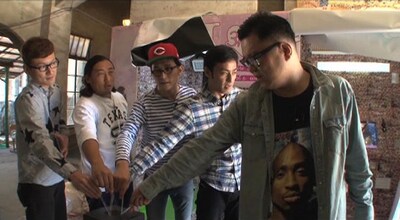 「ぶちぶちシソンヌ」に出演するロバートとシソンヌ。(c)広島ホームテレビ