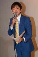 イベントの進行役を務めたラフレクラン西村。