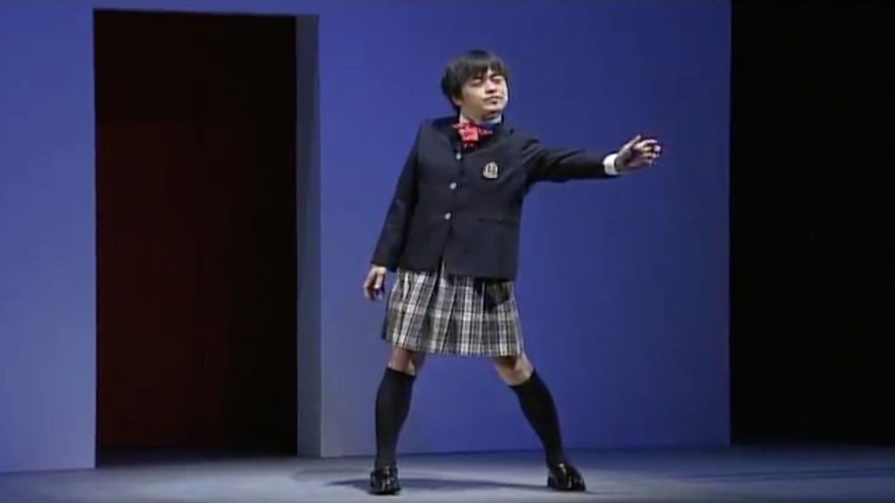 DVD「バカリズムライブ 『？！』（クエスチョン エクスクラメーション）」のワンシーン。