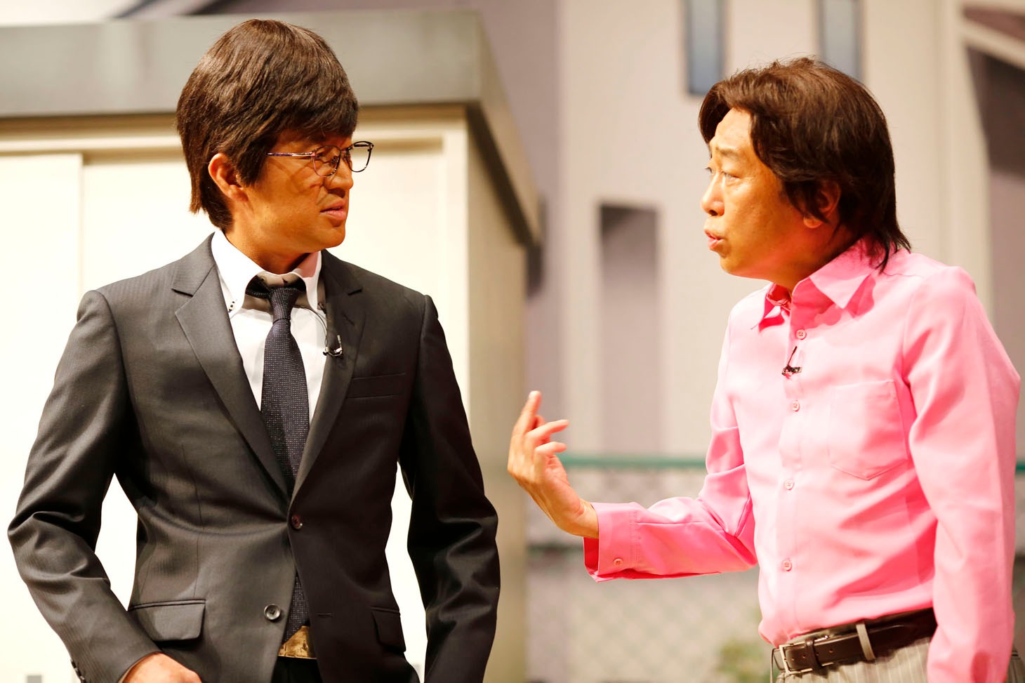 DVD「さまぁ～ずライブ10 」のワンシーン。(c)2015 HORIORO INC.