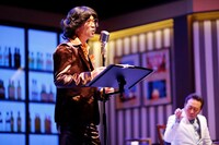 DVD「さまぁ～ずライブ10 」のワンシーン。(c)2015 HORIORO INC.