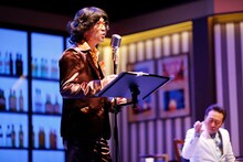 DVD「さまぁ～ずライブ10 」のワンシーン。(c)2015 HORIORO INC.