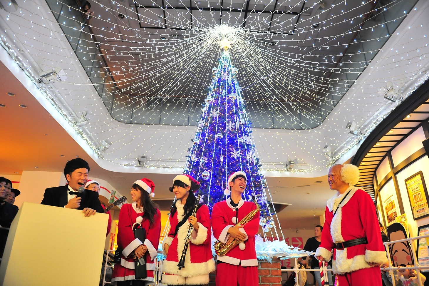 「クリスマスキャンペーン！」発表会見の様子。