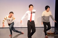 「那須と阿諏訪と金井が3人の男を演じるライブ『芝居う！（しばう）』」のワンシーン。