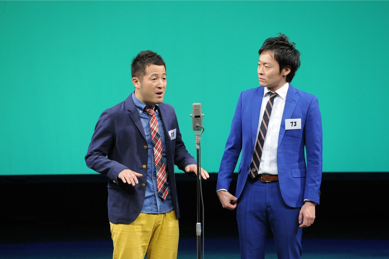 「M-1グランプリ2015」の準決勝でネタを披露する和牛。