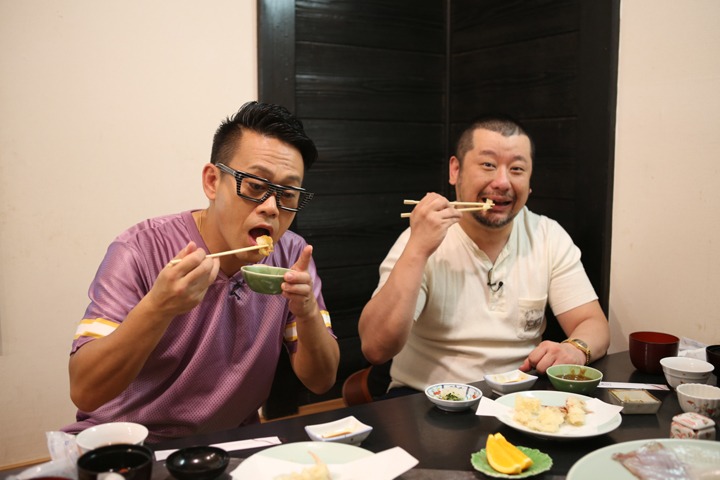 「あんぎゃー」に出演する（左から）宮川大輔、ケンドーコバヤシ。(c)吉本興業