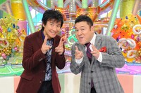 アンタッチャブル山崎と中山雅史（左）。