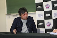 南海キャンディーズ山里 (c)DDTプロレスリング