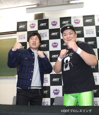 左から、南海キャンディーズ山里、マッスル坂井。