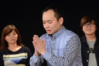 「お参り大喜利」に挑戦する鬼ヶ島アイアム野田。