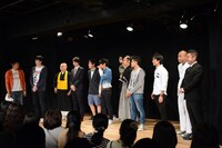 左から博多華丸・大吉、ドドん、トンツカタン、お侍ちゃん、マッハスピード豪速球、錦鯉。