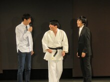 左からPOISON GIRL BAND吉田、サンシャイン坂田、しずる村上。