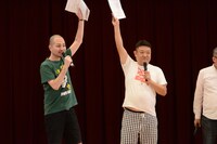 新喜劇ワークショップに参加した（左から）スリムクラブ内間、烏川耕一。