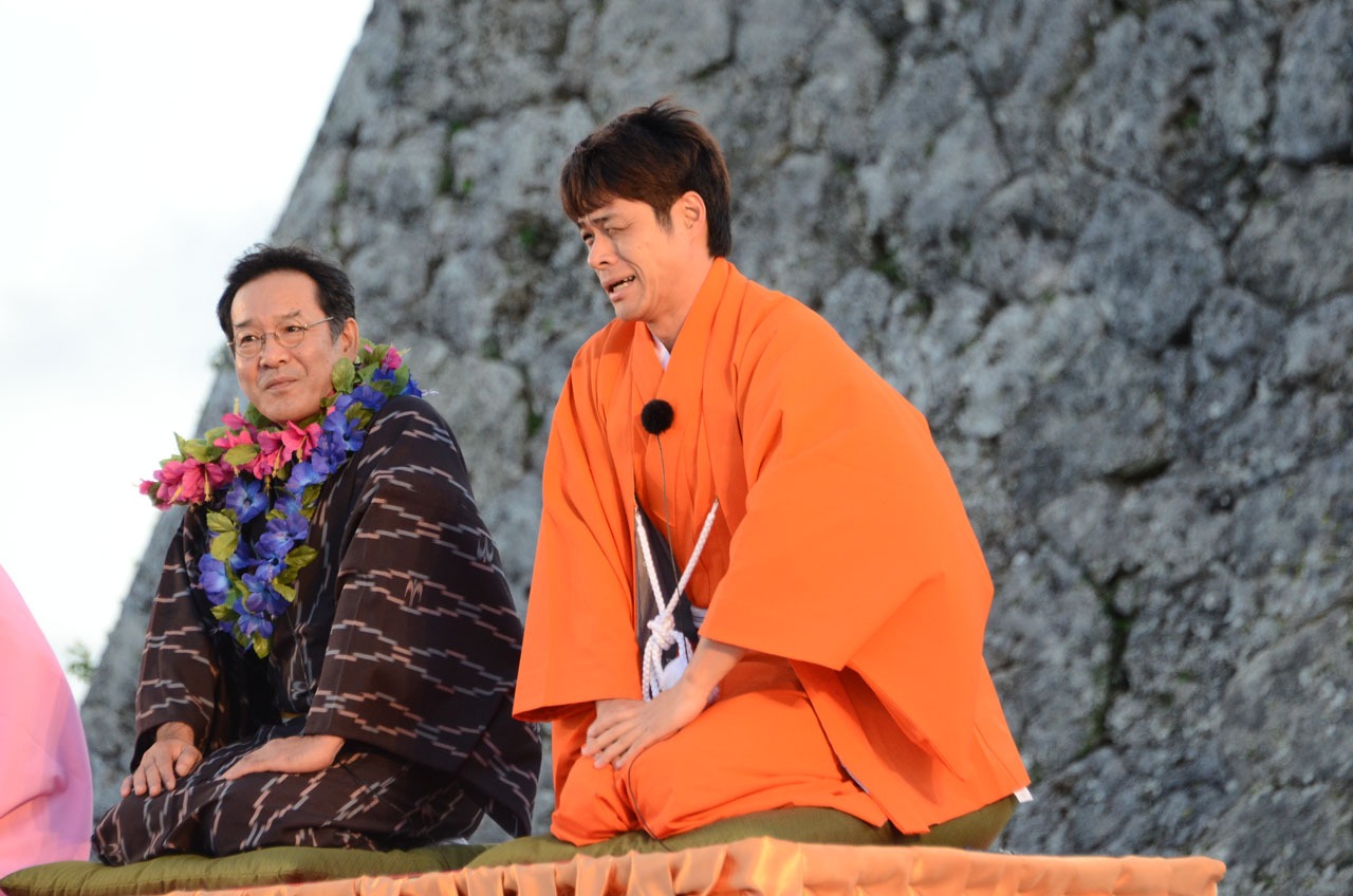 答えを絞り出すニブンノゴ！宮地（右）。