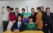 「フジテレビONE×グリーンチャンネル×BSスカパー!競馬予想フェスティバル」に出演する小籔千豊(左端)ら。