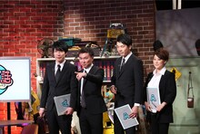 左から麒麟・川島、かまいたち、友近。(c)ABC