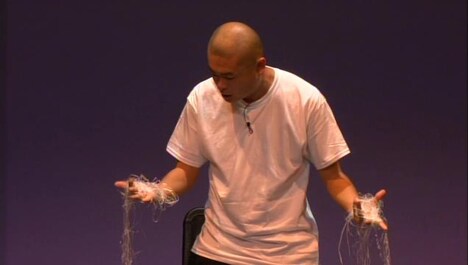 「くもおとこ」のワンシーン。