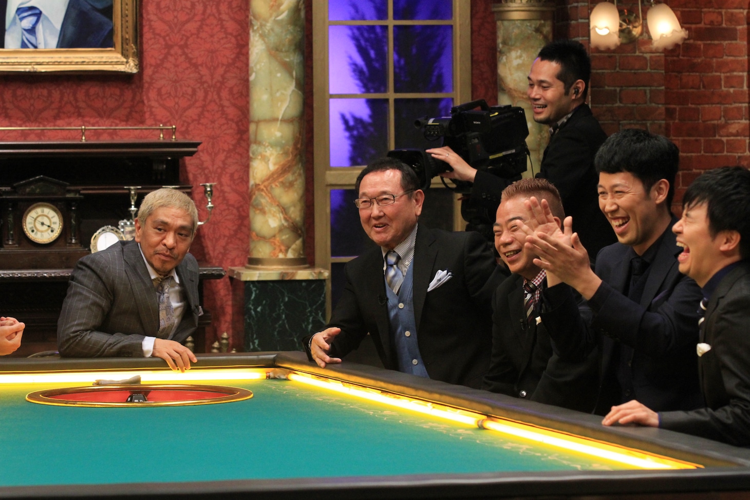 DVD「人志松本のすべらない話 第28回大会完全版」のワンシーン。(c)2016フジテレビジョン/吉本興業株式会社