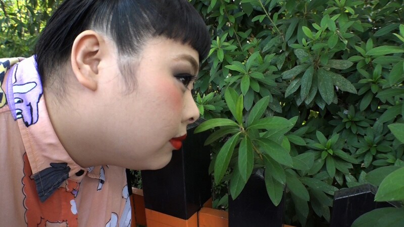 新企画「ニオイ観光」で京都を散策する渡辺直美。(c)読売テレビ