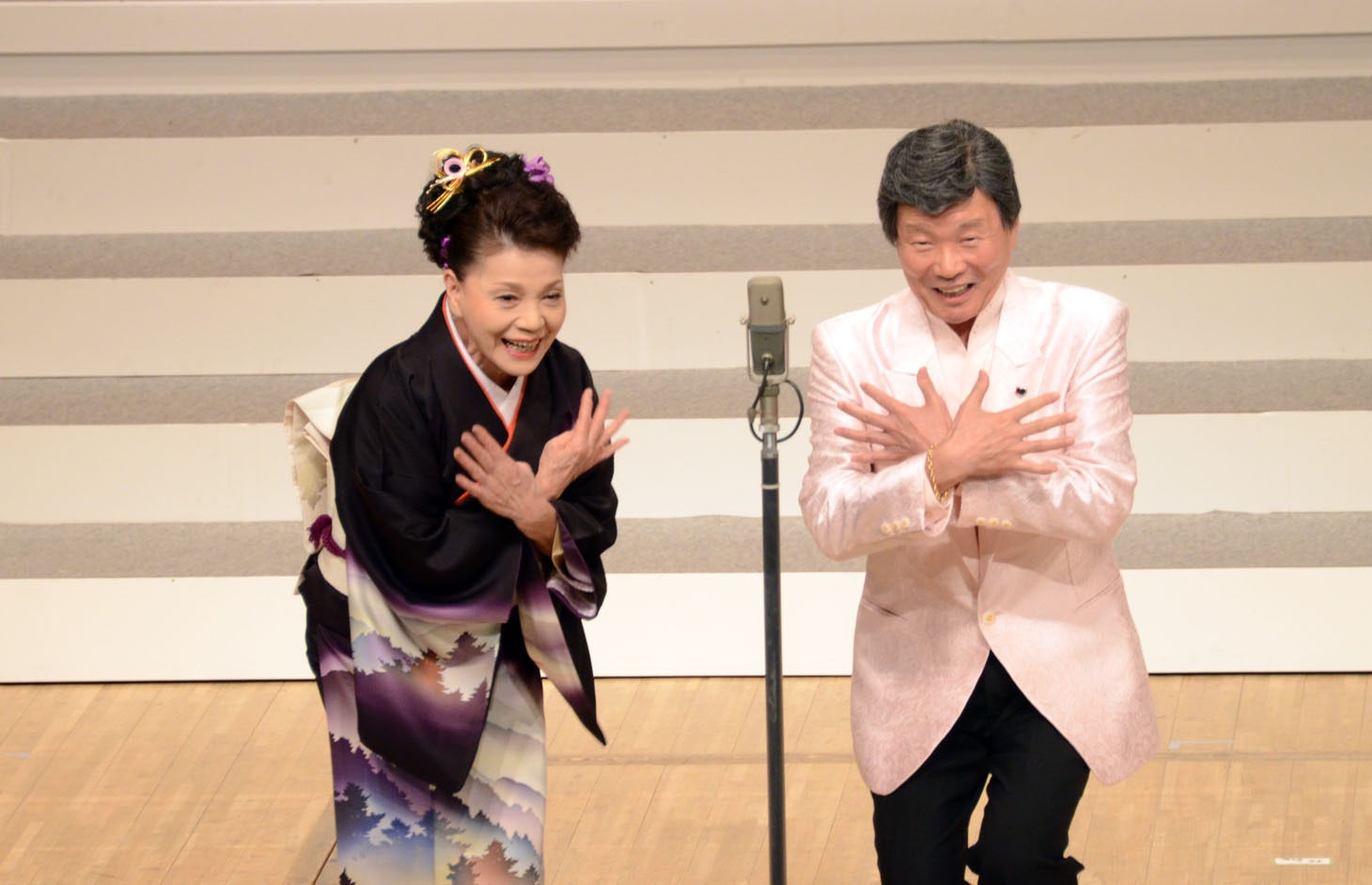 新山ひでや・やすこ