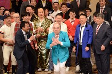 「最高！最高！」のポーズで出てくる新宿カウボーイかねきよ。