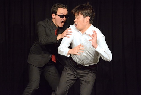 コント「あぶな~い刑事」のワンシーン。