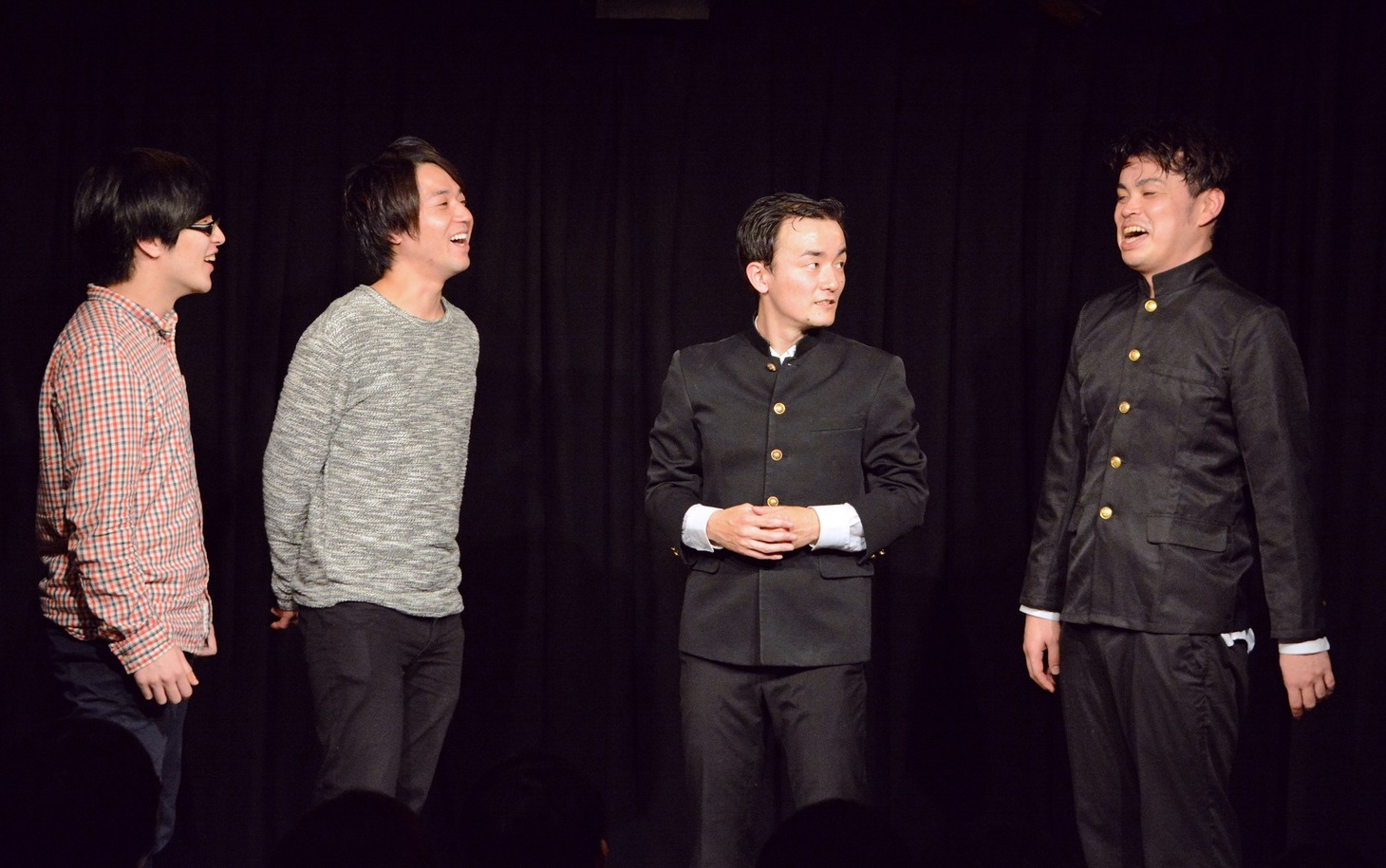 エンディングトークの様子。左から阿部直也、しゅん しゅん、ななまがり。