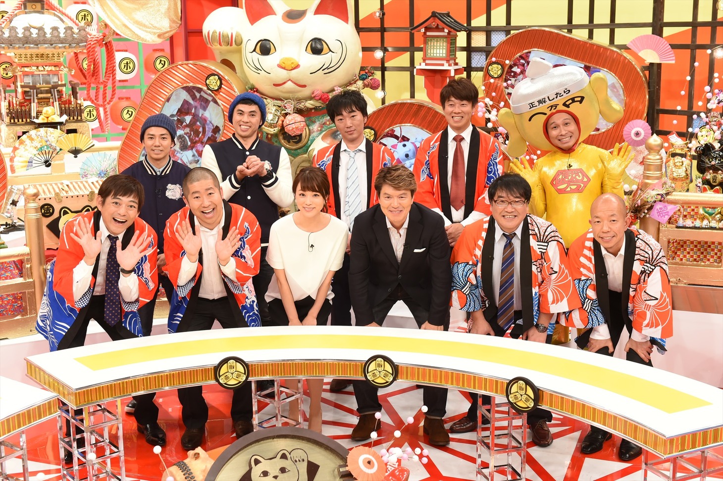 「棚からボタ餅TV」の出演者たち。(c)TBS