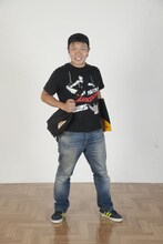 “AD”を務める弾丸ジャッキー・オラキオ。