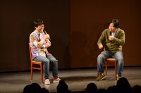 左から、倉本美津留、宮沢章夫。